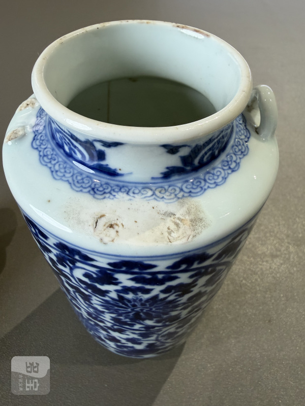 清康熙 青花缠枝莲纹筒瓶 - 图9